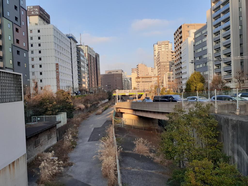  쓰키지 강터를 달리는 고속도로의 수수께끼