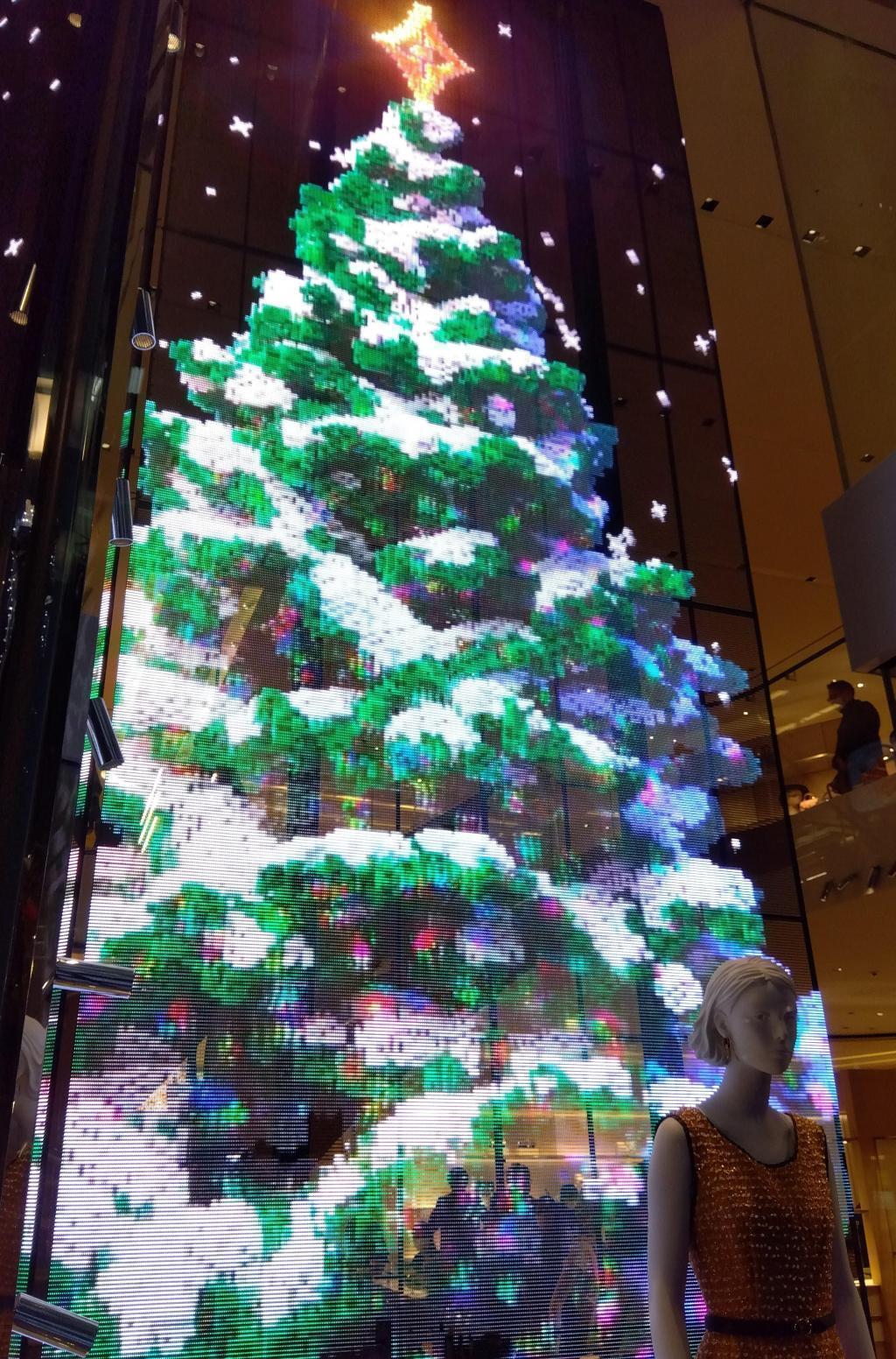 LOUIS VUITTON’s Christmas tree 긴자의 크리스마스 2022
