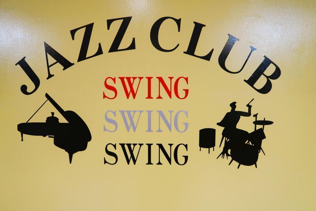 긴자 Swing에의 액세스 창업 48주년!노포 JAZZ CLUB "긴자 Swing" 긴자 인즈 2-2F에서 Jazz에 취한다.