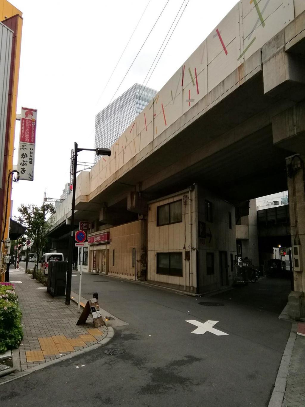  로즈마리쿠이즈 1
　야마노테선은 주오구를 지나고 있을까요?