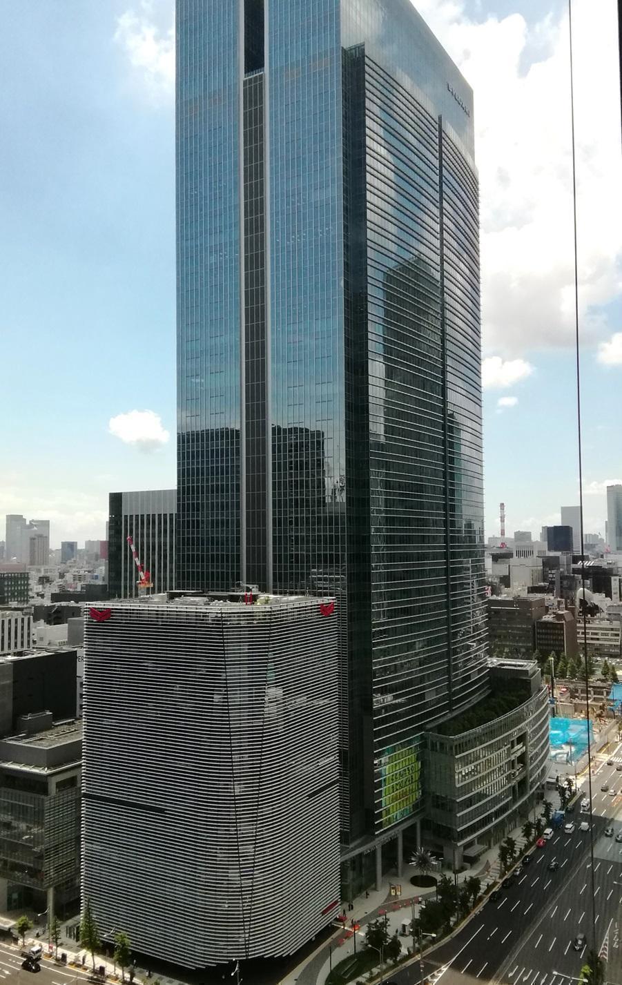  Looking up at high-rise building
　고층 빌딩을 올려다보는 3
　　~그랜트 우쿄노스 타워~