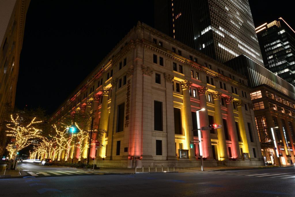  The Beautiful Nightscape of Nihonbashi